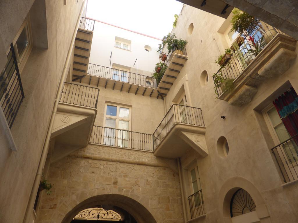 Appartamento In Palazzo Lampedusa Palermo Exterior photo