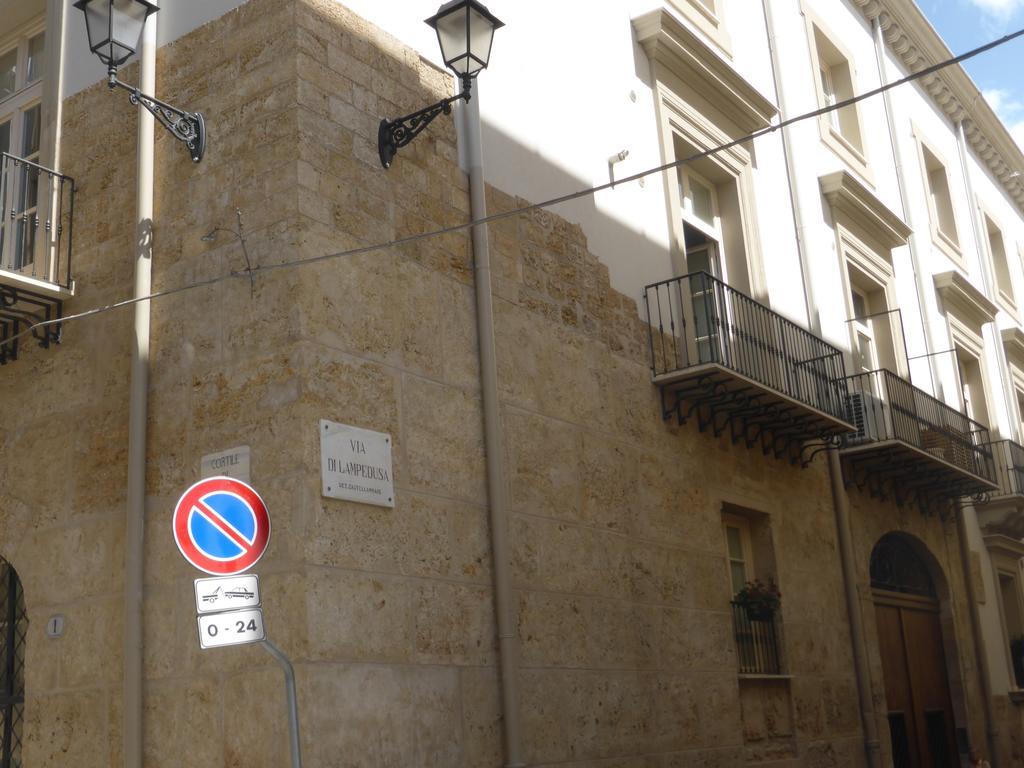 Appartamento In Palazzo Lampedusa Palermo Exterior photo